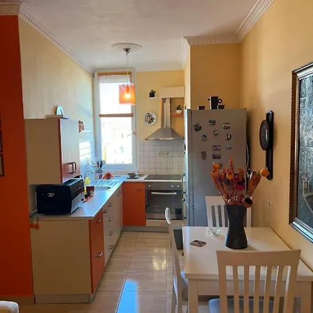 Center In Apartment *